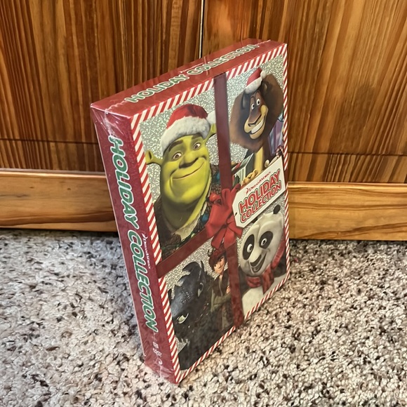 DreamWorks Holiday DVD Collection 2-disc set - Picture 2 of 5